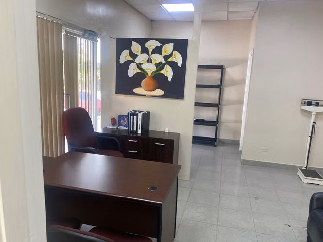 Se Vende Local Comercial Ideal para consultorios u Oficinas en Colon