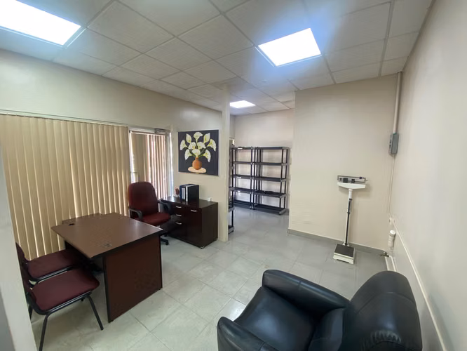 Se Vende Local Comercial Ideal para consultorios u Oficinas en Colon