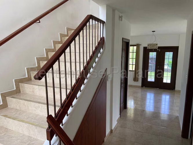 Casa en venta en Las Cumbres YM