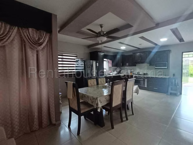  Casa Amoblada en Venta en Chitré BDP