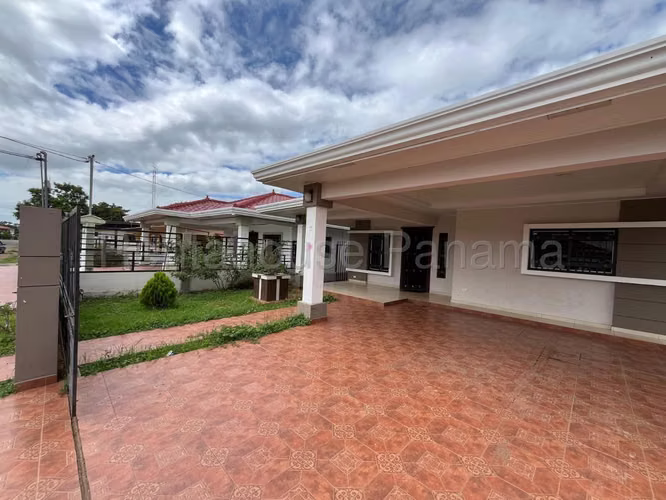  Casa Amoblada en Venta en Chitré BDP