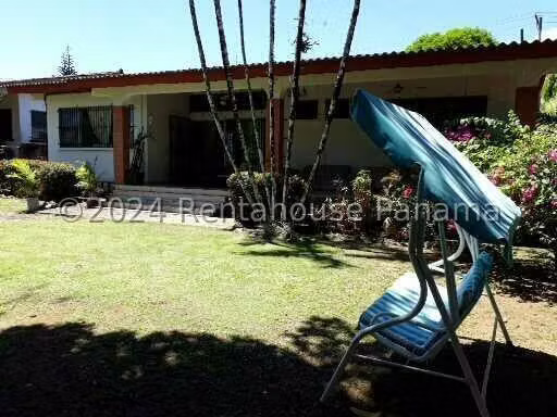  Casa en Venta en Villa Zaita con Amplio Terreno y Zonificación Mixta BDP - Imagen 5