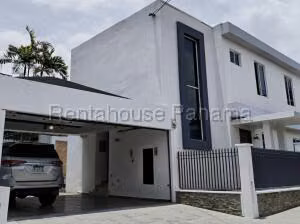 Alquiler de Casa con 175m2 en La Alameda  26-5962SR