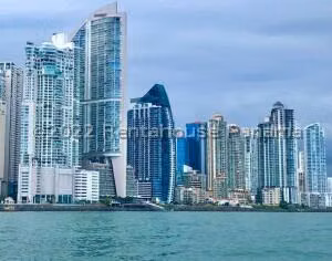 Venta de Apartamento con 150m2 en Punta Pacifica PH Grand Tower 26-5967SR