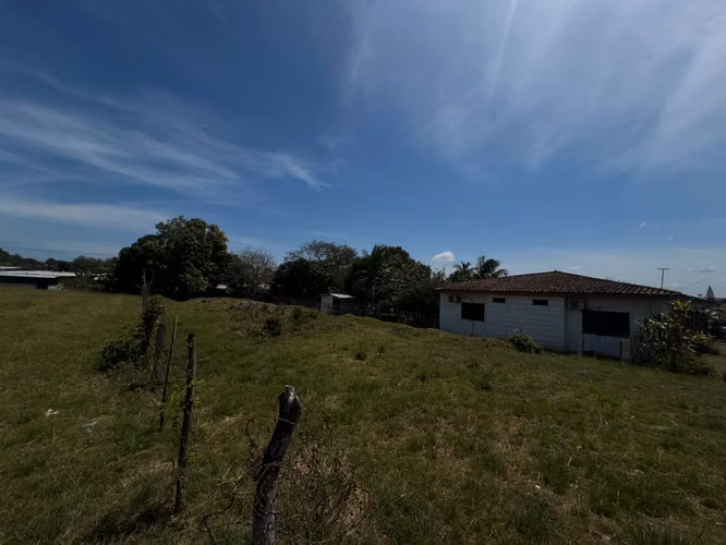 Se vende Terreno en Las Tablas