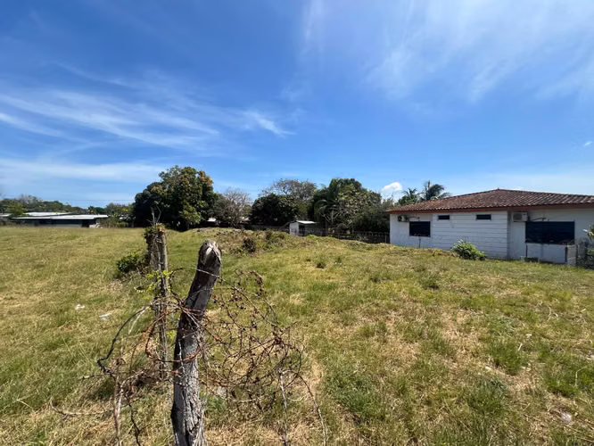 Se vende Terreno en Las Tablas