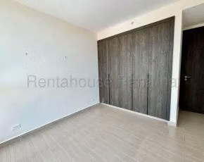 Venta de amplio apartamento de 135.63m² en Costa del Este 26JSS3931