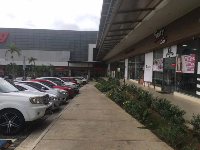 Local en Alquiler en Plaza Comercial en Chorrera. ABS