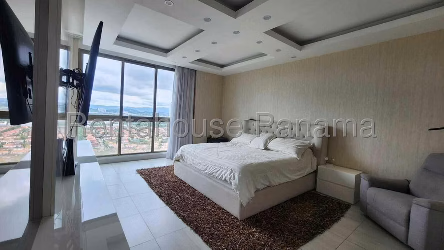 Venta de amplio apartamento de 218m² en Costa del este en PH exclusivo 26JSS2028