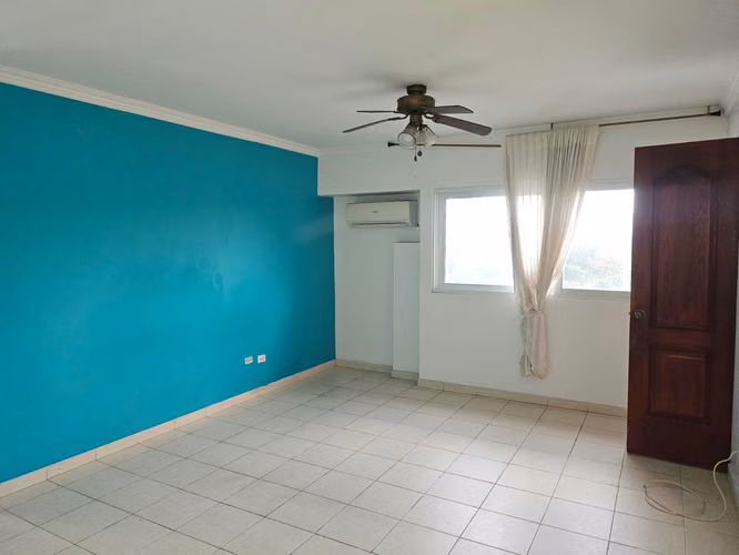 Banco vende Apartamento en PH Brisas del Carmen, El Carmen (sc) - Imagen 3