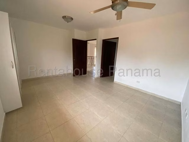 Venta Casa en Costa Sur | Villa Valencia | 480m² Terreno | 3 Rec + Den | Esquina EH