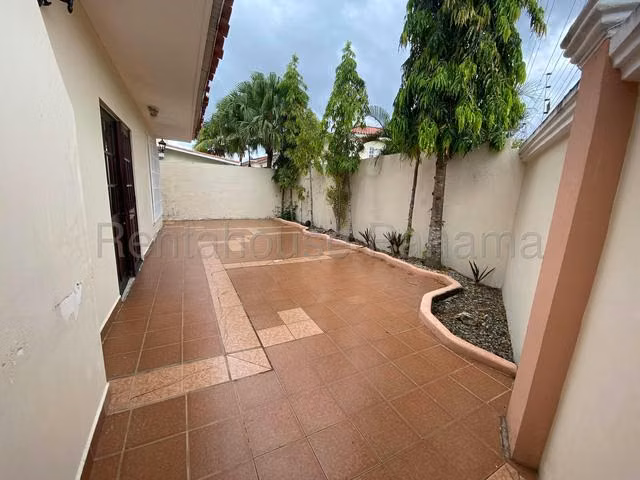Venta Casa en Costa Sur | Villa Valencia | 480m² Terreno | 3 Rec + Den | Esquina EH