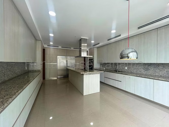 Venta apartamento de lujo de 680m² en Costa del Este en primera linea 26JSS2042