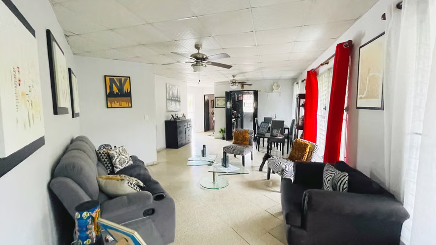 Venta de casa en Linda Vista    AK