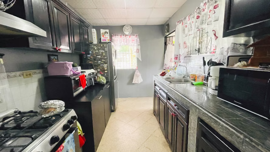 Venta de casa en Linda Vista    AK