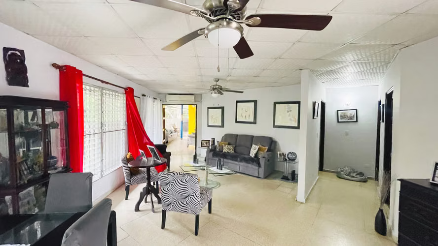 Venta de casa en Linda Vista    AK
