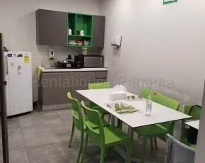 En venta amplia Galera de 1400m² con oficinas, paneles solares en Las Acacias 26JSS1384