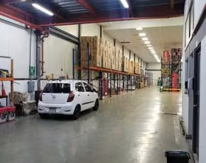 En venta amplia Galera de 1400m² con oficinas, paneles solares en Las Acacias 26JSS1384