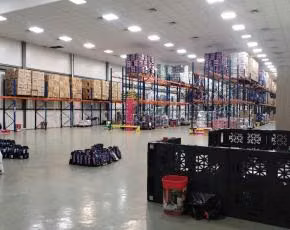 En venta amplia Galera de 1400m² con oficinas, paneles solares en Las Acacias 26JSS1384