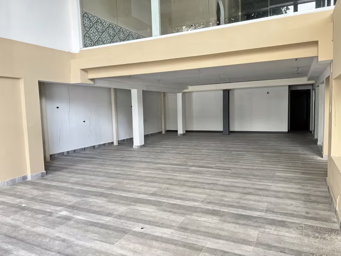 Alquiler de Amplio Chalet Local Comercial en San Francisco – 990m² - AF