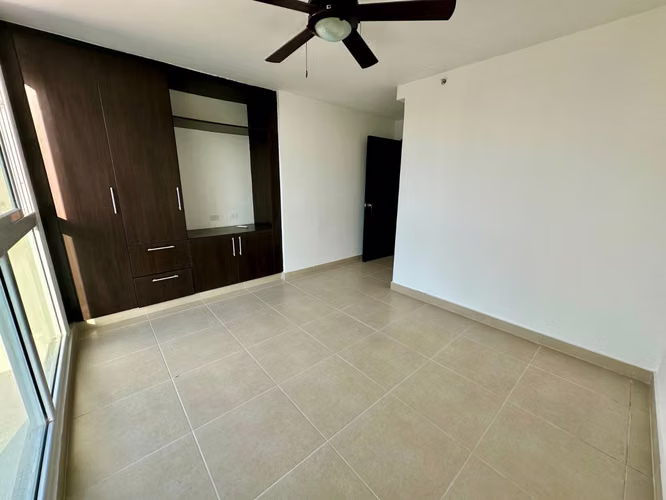 Venta apartamento Kings Park, debajo de avalúo venta rápida (OPORTUNIDAD)