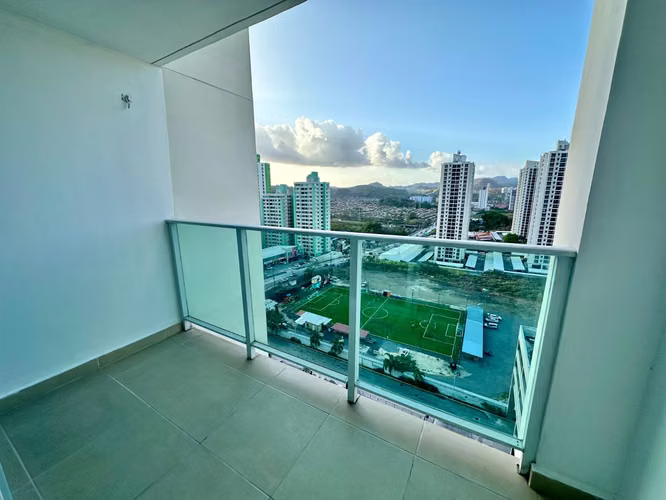 Venta apartamento Kings Park, debajo de avalúo venta rápida (OPORTUNIDAD)