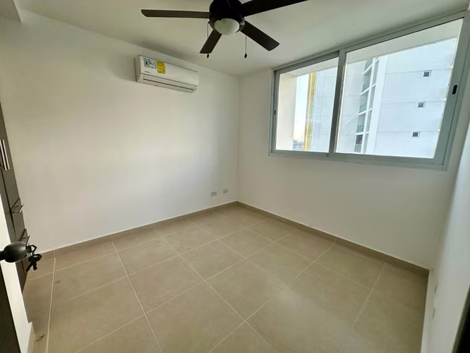 Venta apartamento Kings Park, debajo de avalúo venta rápida (OPORTUNIDAD)