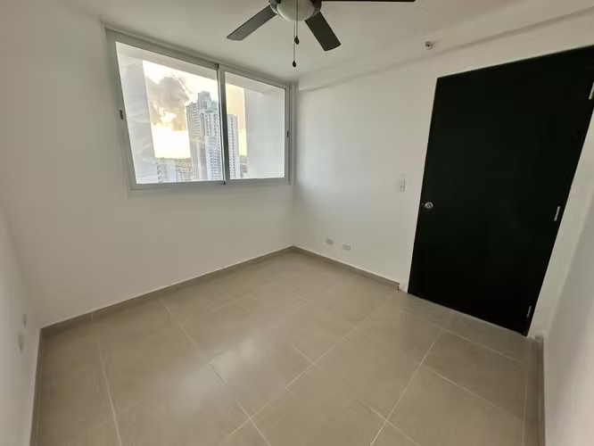 Venta apartamento Kings Park, debajo de avalúo venta rápida (OPORTUNIDAD)