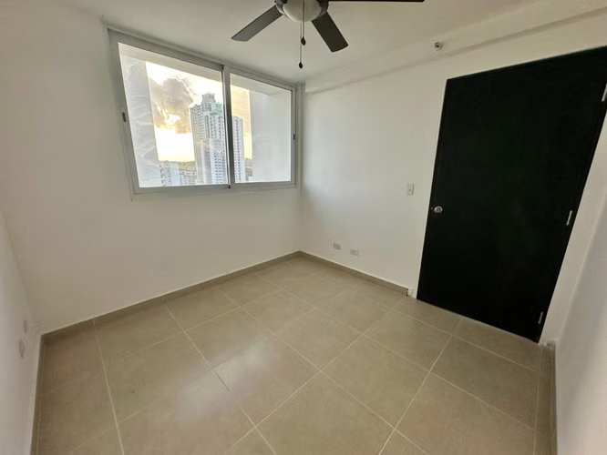Venta apartamento Kings Park, debajo de avalúo venta rápida (OPORTUNIDAD)
