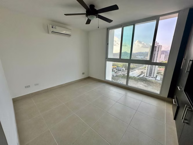 Venta apartamento Kings Park, debajo de avalúo venta rápida (OPORTUNIDAD)