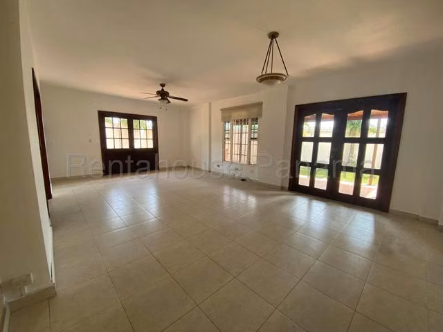 vendo casa en villa valencia costa sur OF 26-5991