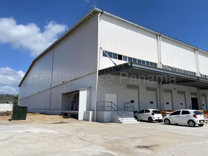 Warehouse for Rent in Ancon, AK