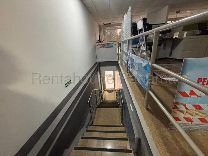 Venta de local comercial de 210.39 m² en Vía España 26JS1448