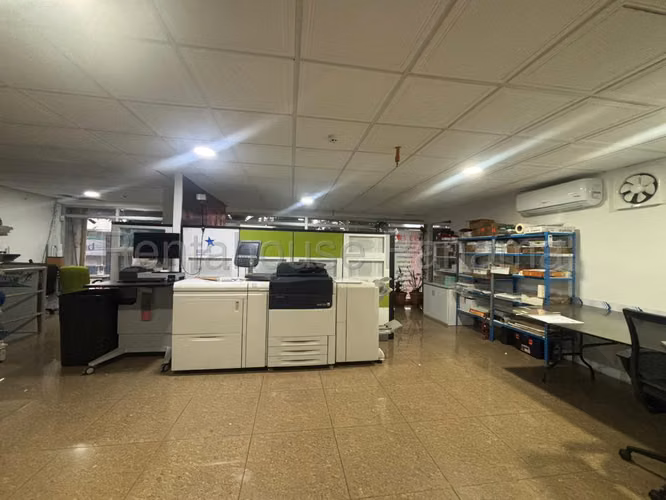 Venta de local comercial de 210.39 m² en Vía España 26JS1448