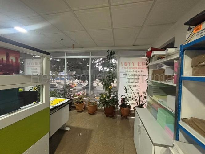 Venta de local comercial de 210.39 m² en Vía España 26JS1448