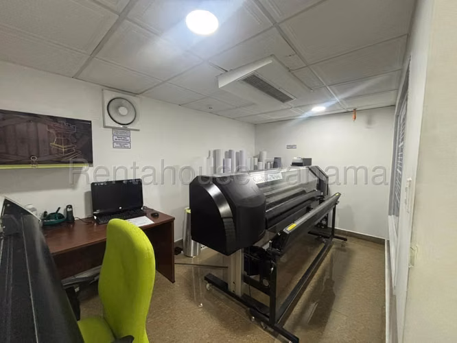Venta de local comercial de 210.39 m² en Vía España 26JS1448
