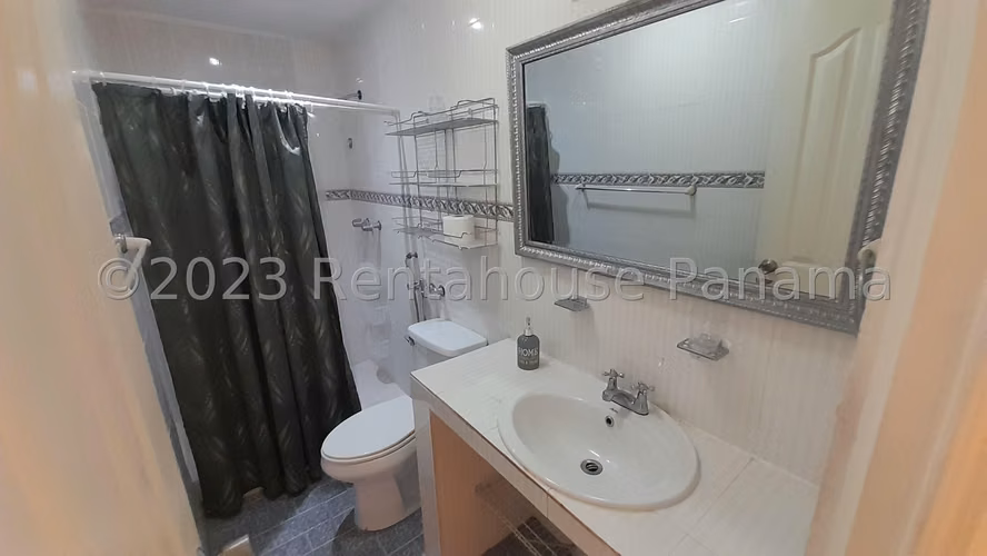  Casa en Venta en Ricardo J. Alfaro con Apartamento Independiente y Jardín Renovado BDP - Imagen 14