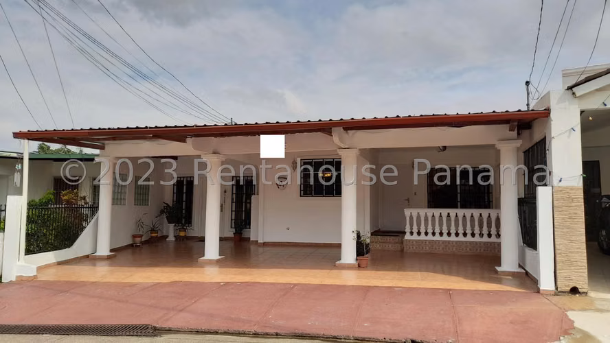  Casa en Venta en Ricardo J. Alfaro con Apartamento Independiente y Jardín Renovado BDP - Imagen 2