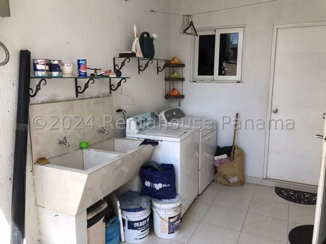 VENTA DE CASA MODELO TOLEDO EN VERSALLES BDP