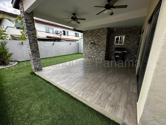 VENTA DE CASA MODERNA EN PANAMÁ PACÍFICO BDP