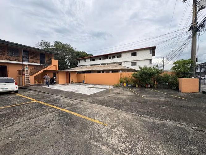 Edificio en Venta - PH Ayiovi - Parque Lefevre - Edificio Multifamiliar