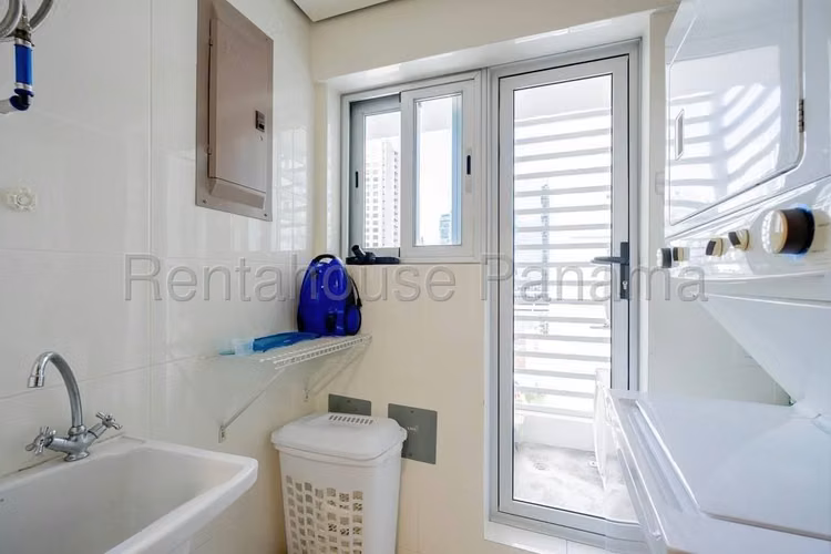 Apartamento en Venta en Costa del Este. PARKSIDE