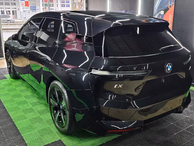 BMW iX xDrive50 2024 – SOLO 10,000 km – 516 HP – Como Nuevo - Imagen 5
