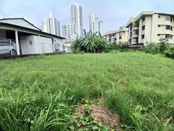 Terreno en venta en Carrasquilla cerca de Parque Omar YM