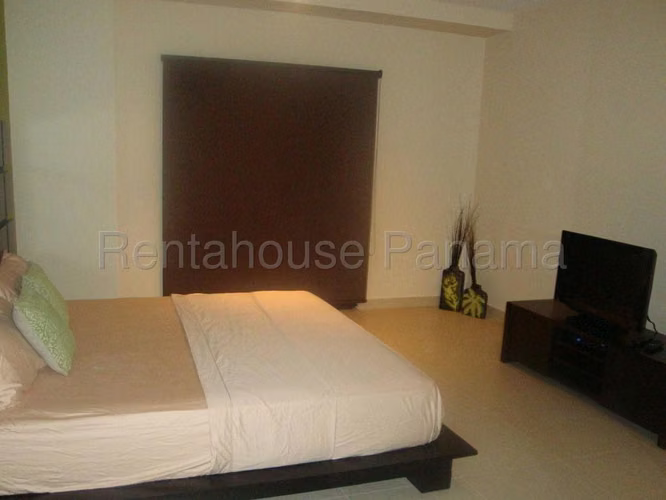 Apartamento en venta en Vista Mar en San Carlos YM