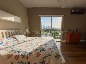 Venta de Apartamento con 252m2 en Santa maria PH Legacy 26-5986SR