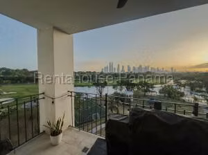 Venta de Apartamento con 252m2 en Santa maria PH Legacy 26-5986SR