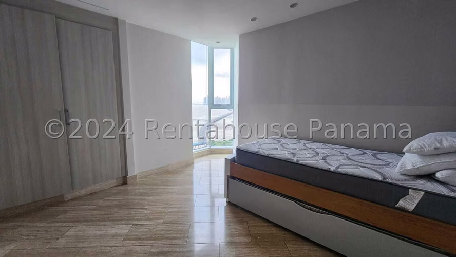 Apartamento en Venta en Costa del Este. THE REGENT