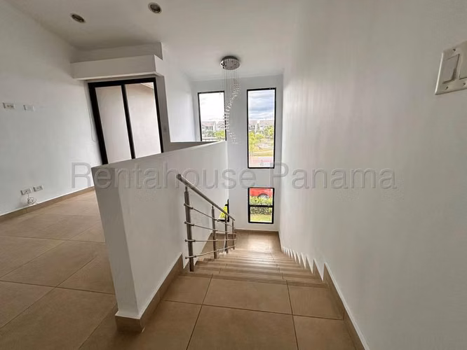 Casa en Alquiler en Paseo del Norte JG