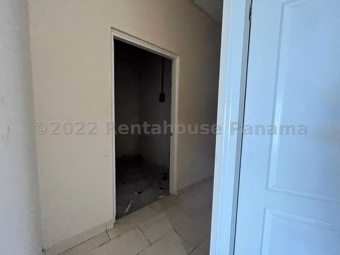 Local Comercial en Alquiler en Costa Sur JG